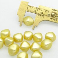Vintage Faux Pearls, Opaque Yellow Lustre Beads, 15mm Baroque Bicones (14)