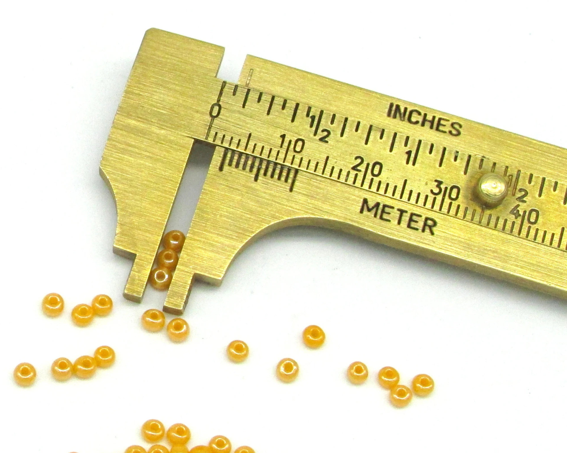 10/0 Seed Beads Opaque Orange Lustre (25g)