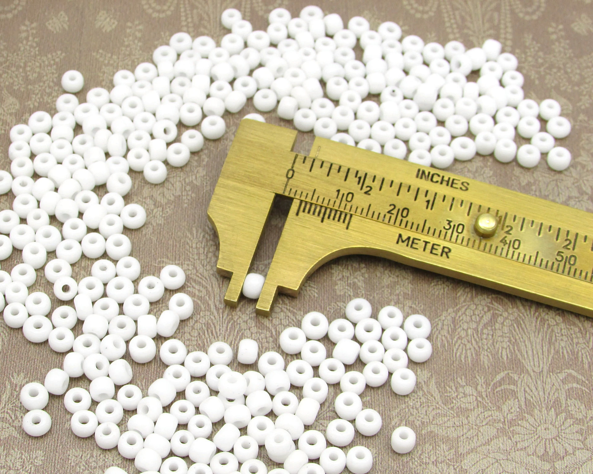 5/0 Round Seed Beads, 3mm Opaque White Spacers (25g)