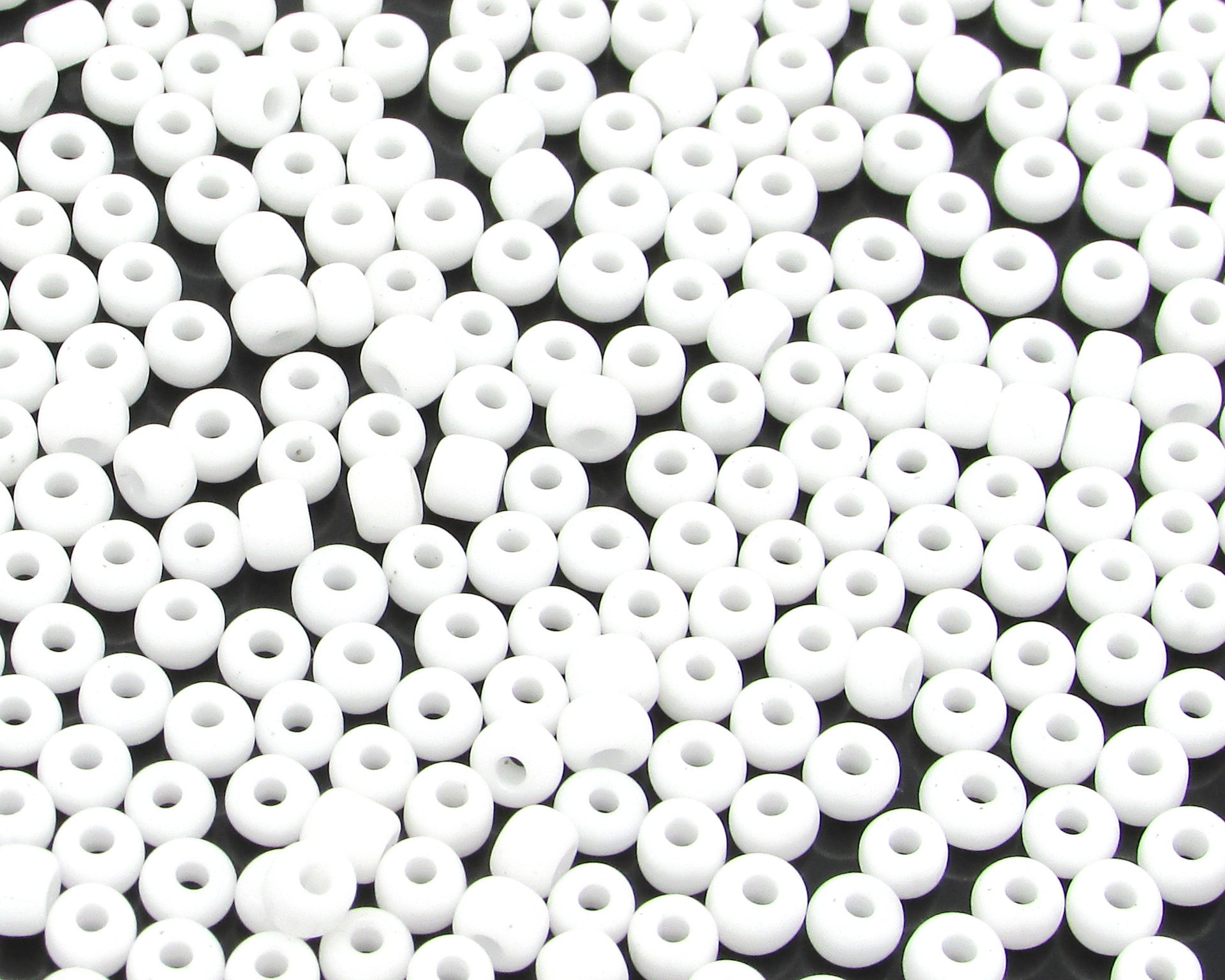 5/0 Round Seed Beads, 3mm Opaque White Spacers (25g)
