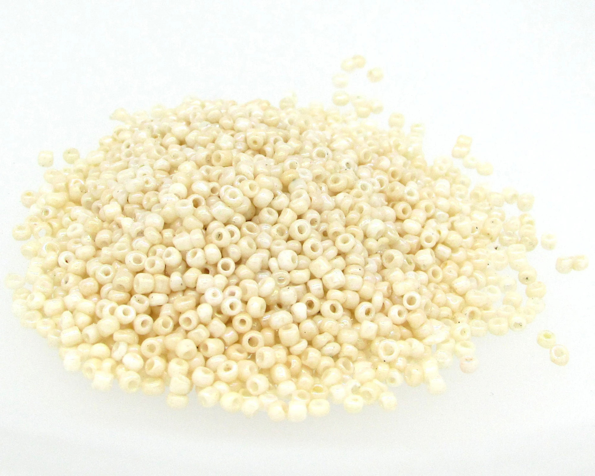 Cream Lustre 11/0 Seed Beads, Opaque Pale Beige Mini Rocailles, Tiny Round Spacers (25g)
