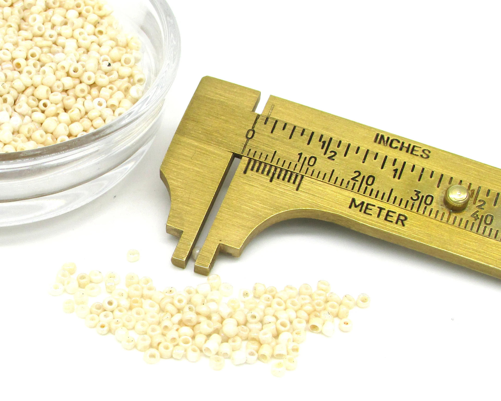 Cream Lustre 11/0 Seed Beads, Opaque Pale Beige Mini Rocailles, Tiny Round Spacers (25g)