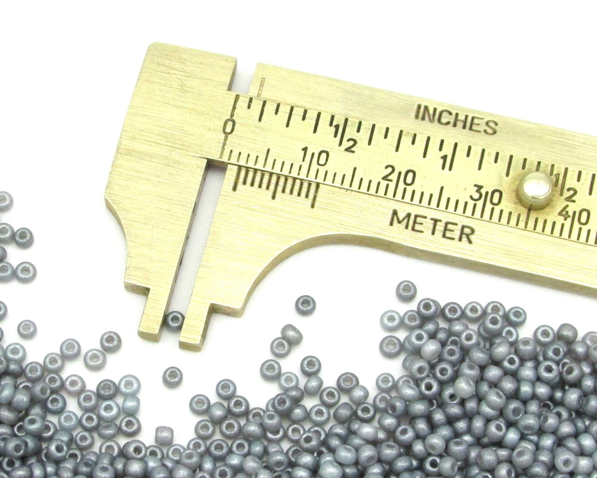 11/0 Seed Beads, Opaque Gray Pearl Matte Mini Rocailles, Tiny Round Spacers (25g)
