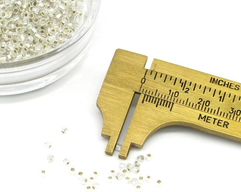 11/0 Seed Beads, Tiny Silver Lined Clear Mini Rocailles (25g)