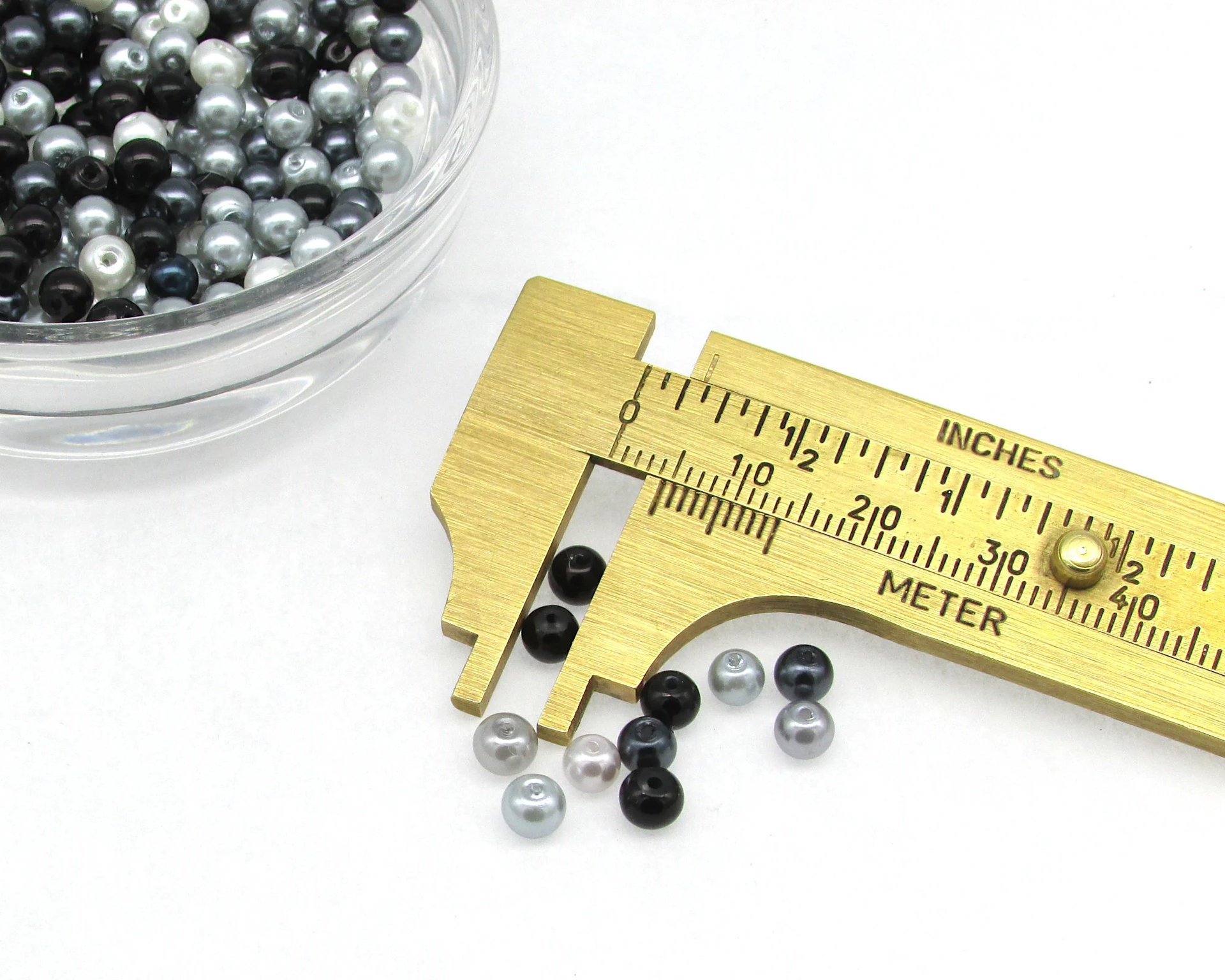4mm Round Glass Pearls in Assorted Neutral Shades (20g)