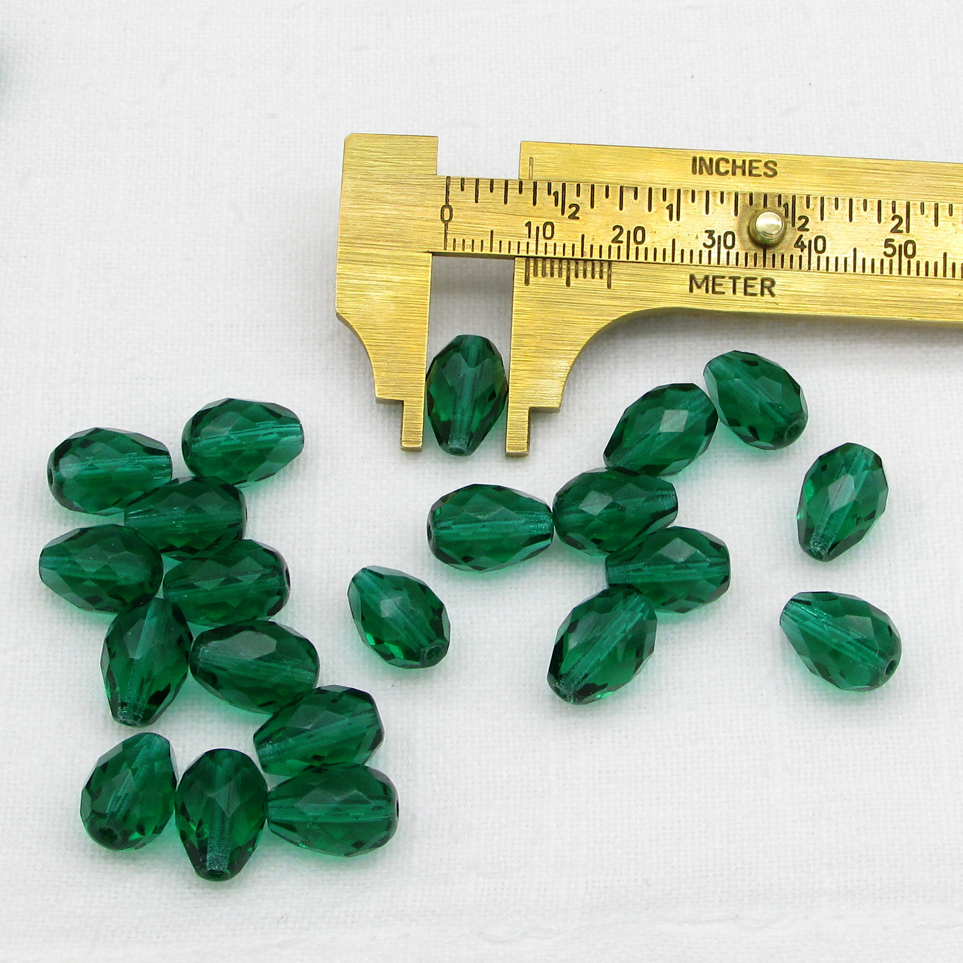 13x9.5mm Emerald Faceted Teardrops (22)