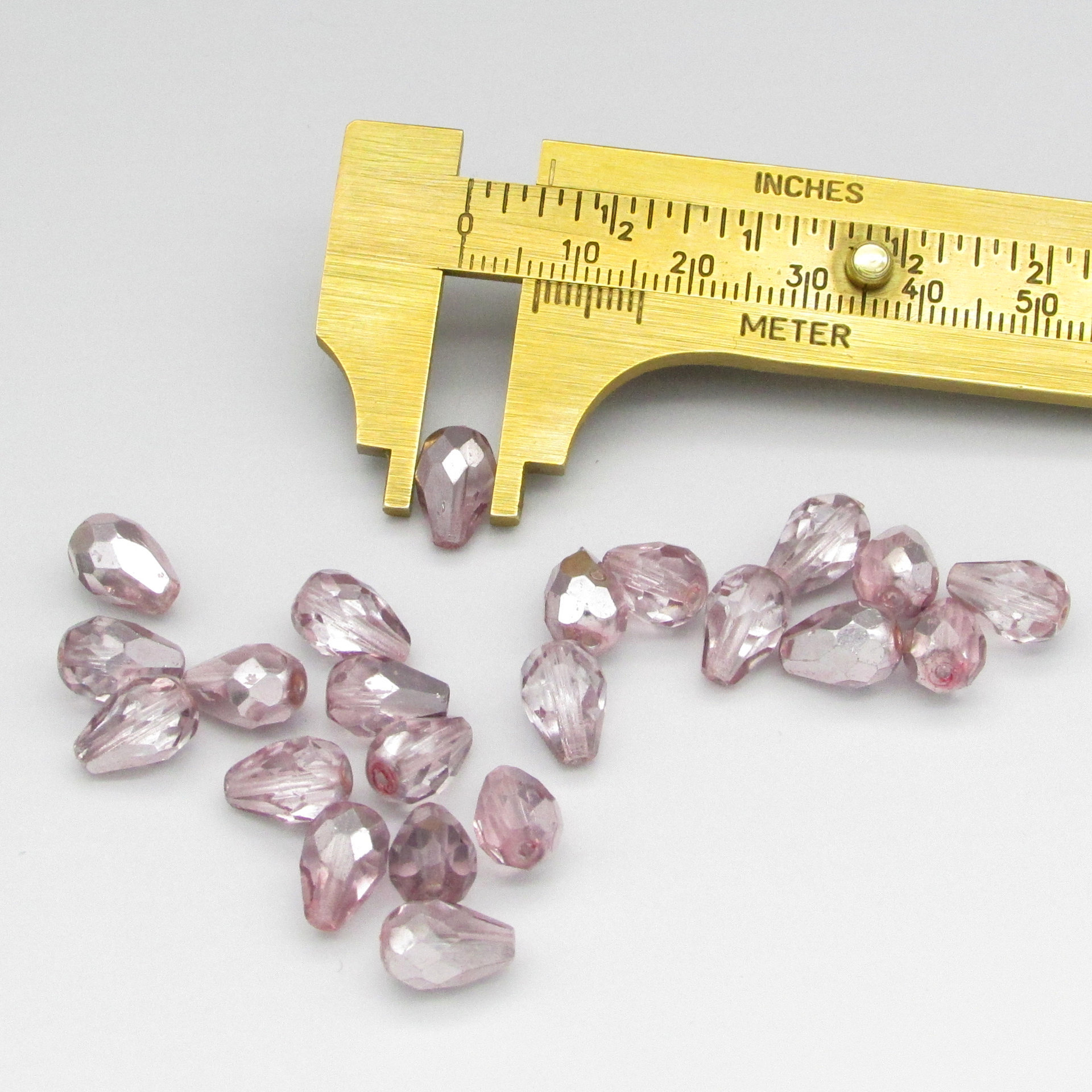 10x7mm Light Rose Silver Teardrop Glass Beads (22)