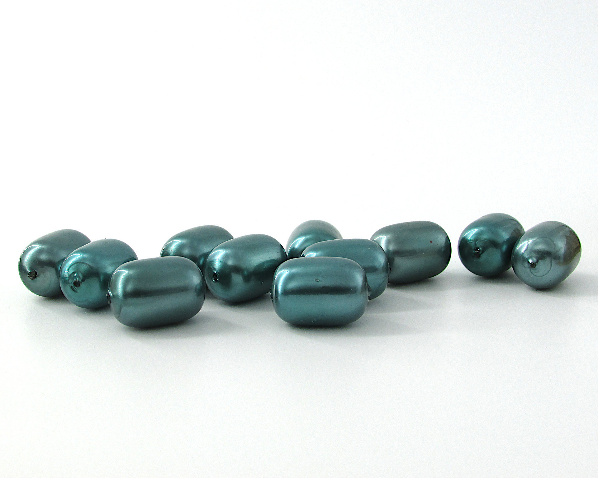 20x14mm Teal Plastic Pearl Barrels, Vintage Coated Opaque Lustre Beads (11)