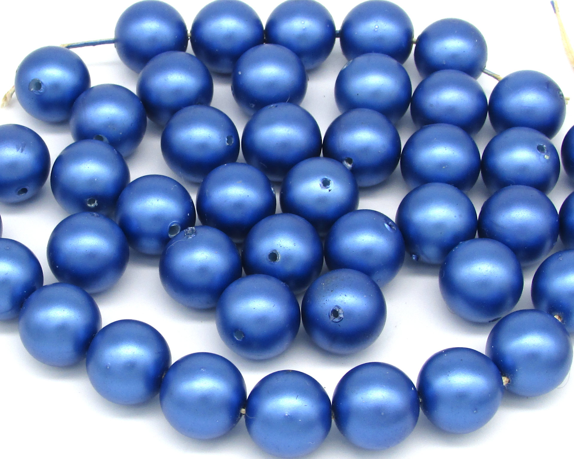 12mm Smooth Rounds, Opaque Blue Lustre Vintage Pearlized Plastic Beads (25)