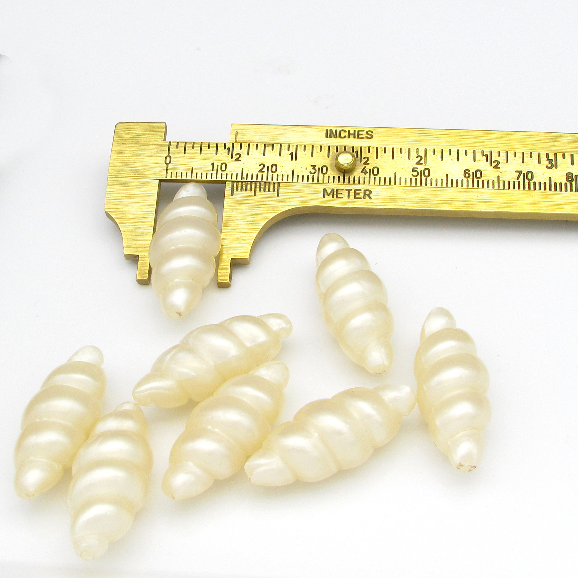 32x13mm Tapered Oval Seashell Beads, Vintage Cream Plastic Pearl Twisted Barrels