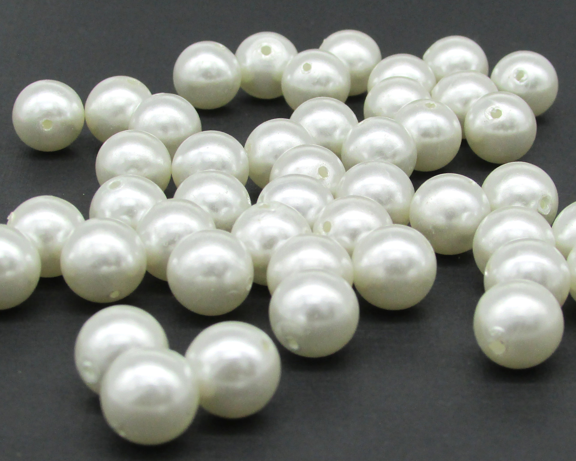 10mm Round White Lustre Beads, Vintage 1970's Plastic Pearls (36)