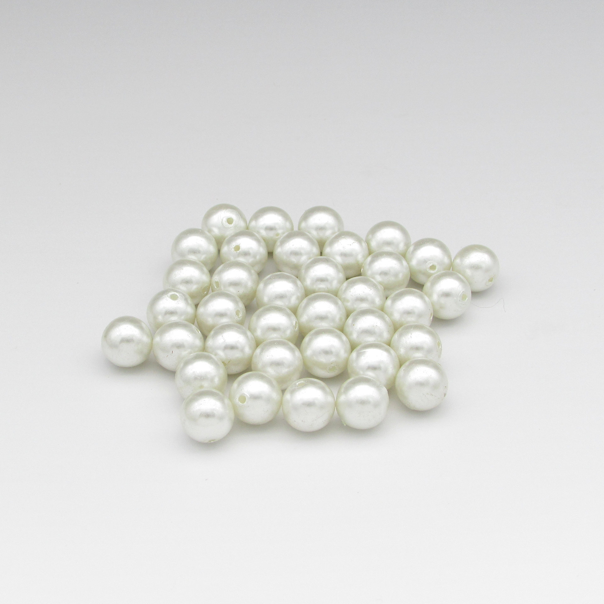 10mm Round White Lustre Beads, Vintage 1970's Plastic Pearls (36)