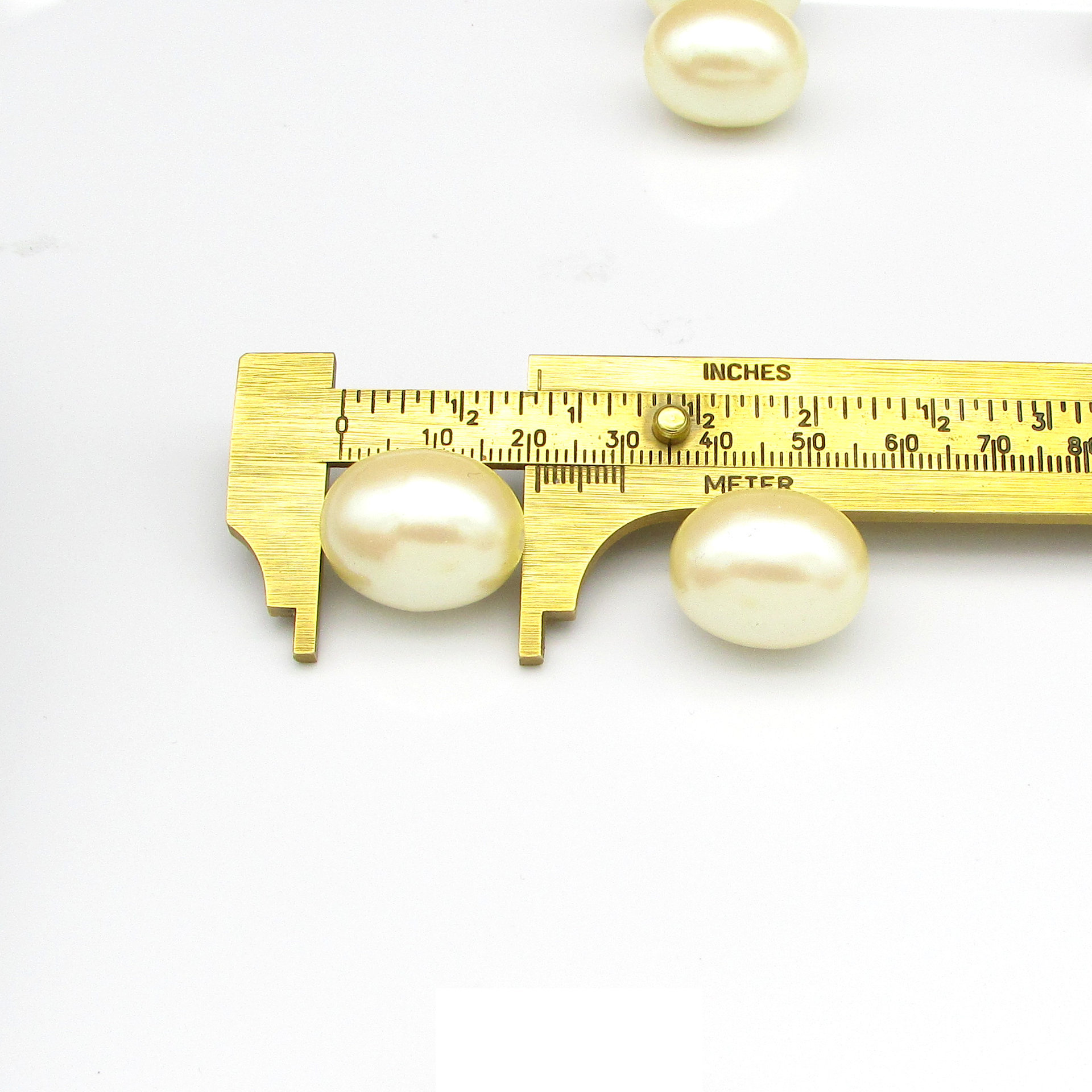 21.5x17mm Oval Barrels, Large Plastic Faux Pearls, Vintage Opaque Cream Beads (9)