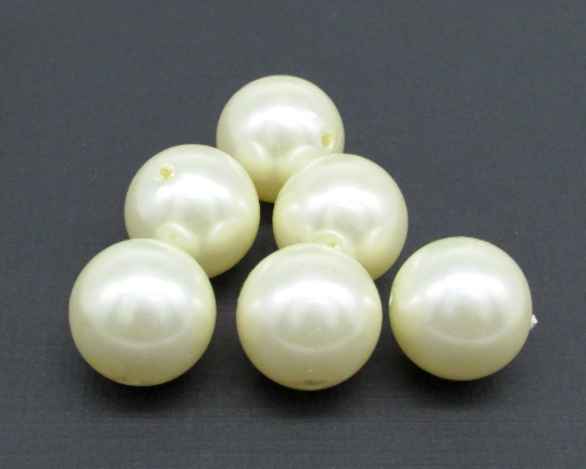 Vintage Cultura Faux Pearls, 18mm 20mm Large Round Coated Plastic Beads