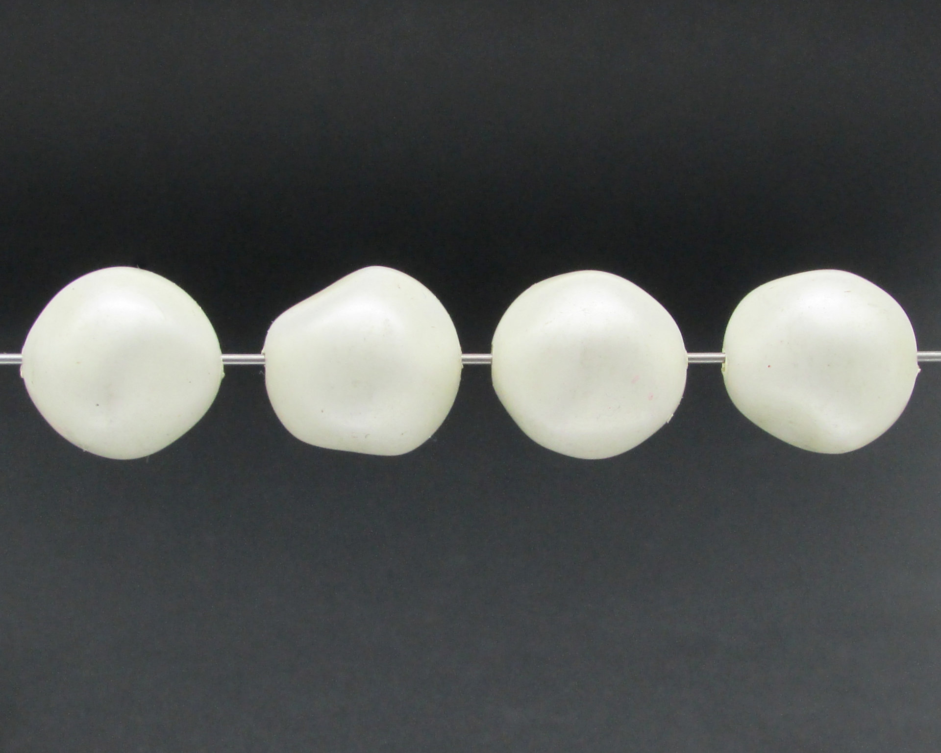 Vintage Faux Pearls, 13.5mm Baroque Round Beads (24)
