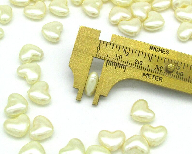 10.5mm Flat Heart Beads, Opaque Cream Vintage Plastic Pearls (24)