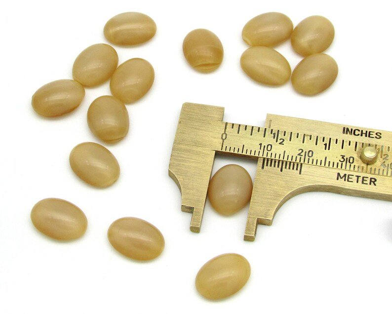 Vintage 14x10.5mm Oval Glass Stones, Opaque Beige Moonglow