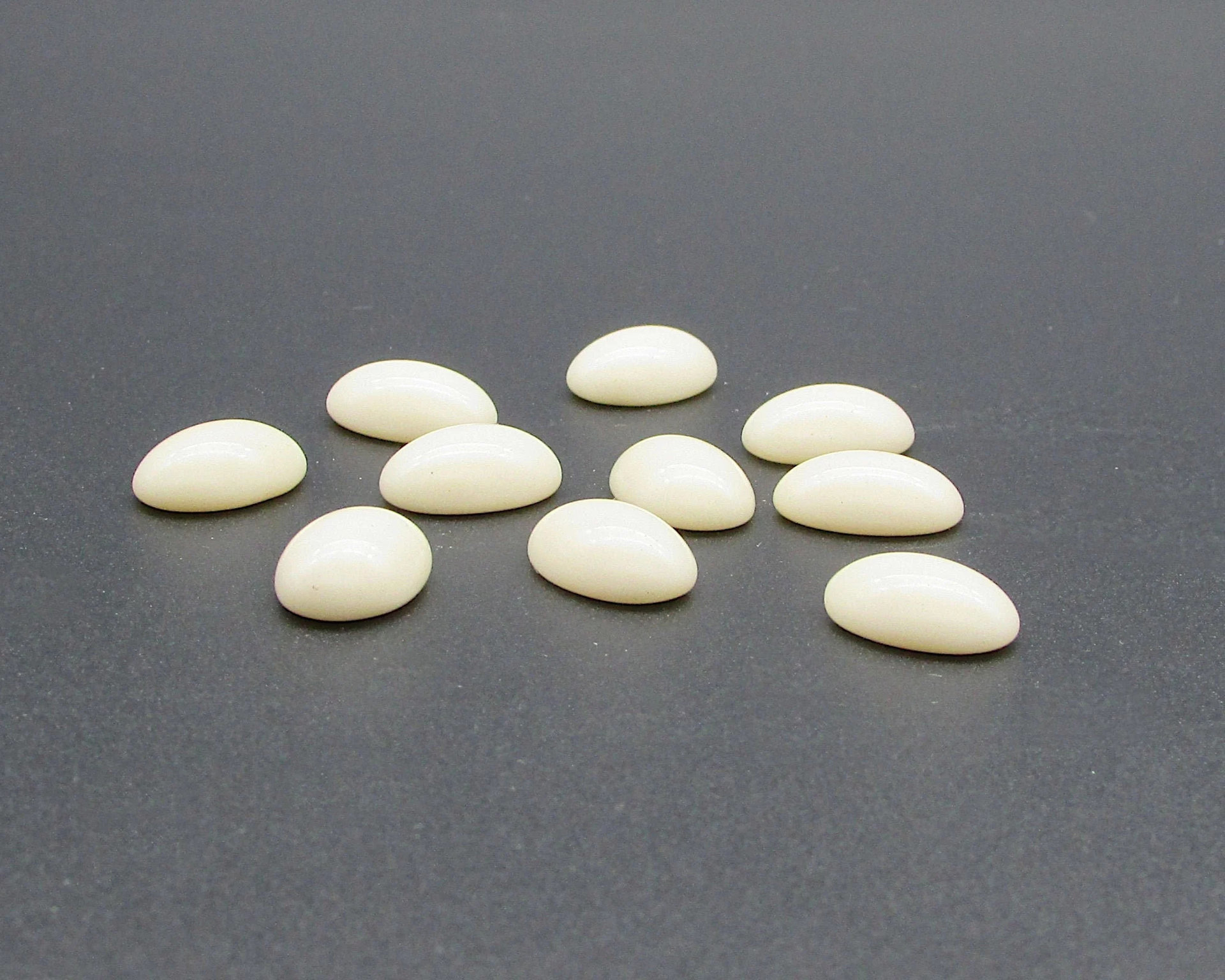 Vintage 14x10mm Oval Cabochons, Opaque Cream Glass Flat Back Stones