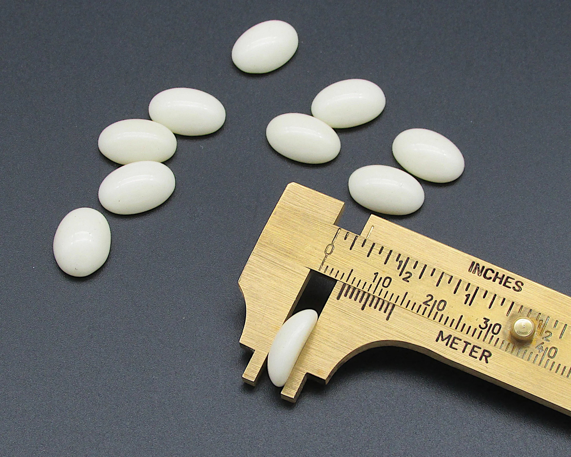 Vintage Cabochon Mix, Opaque Cream Glass Stones