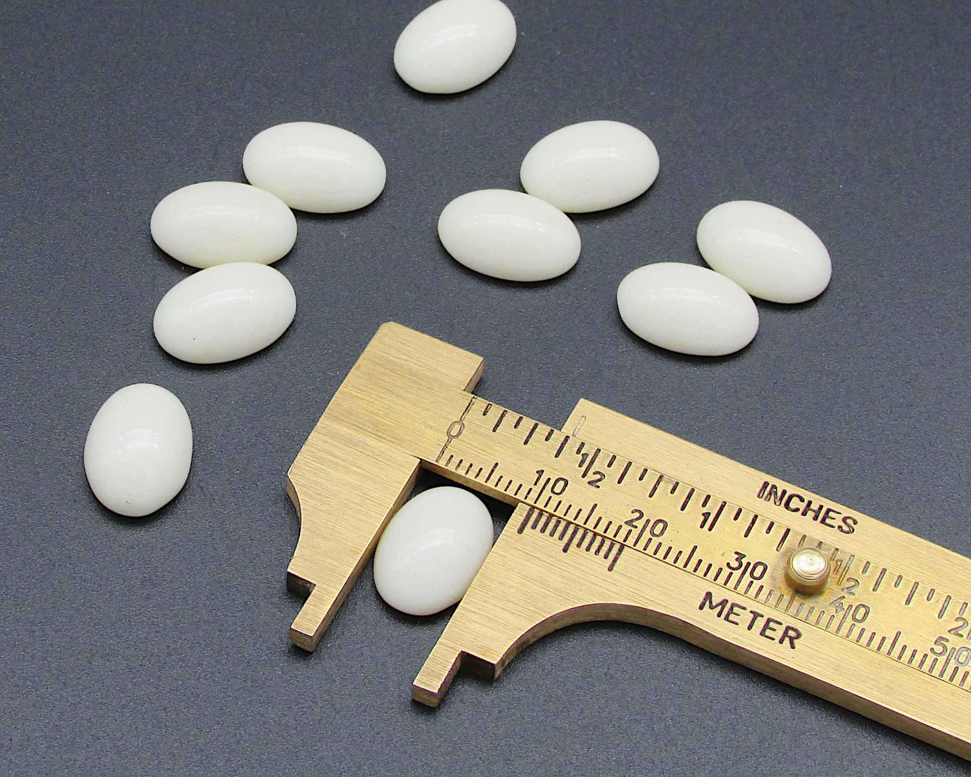Vintage Cabochon Mix, Opaque Cream Glass Stones