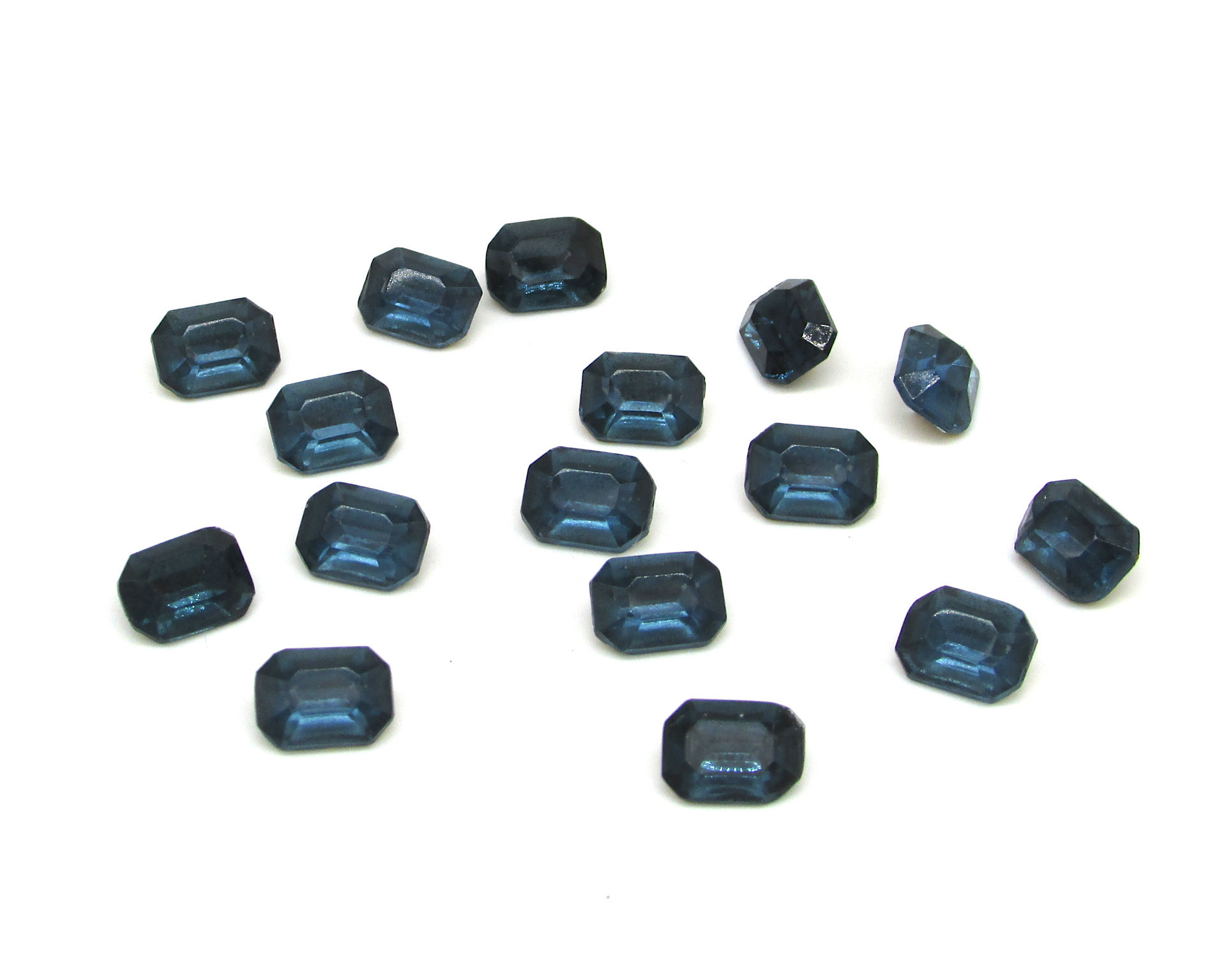 8x6mm Octagon Point Back Stones, Montana Blue Tin Table Cut Glass Rhinestones (16)