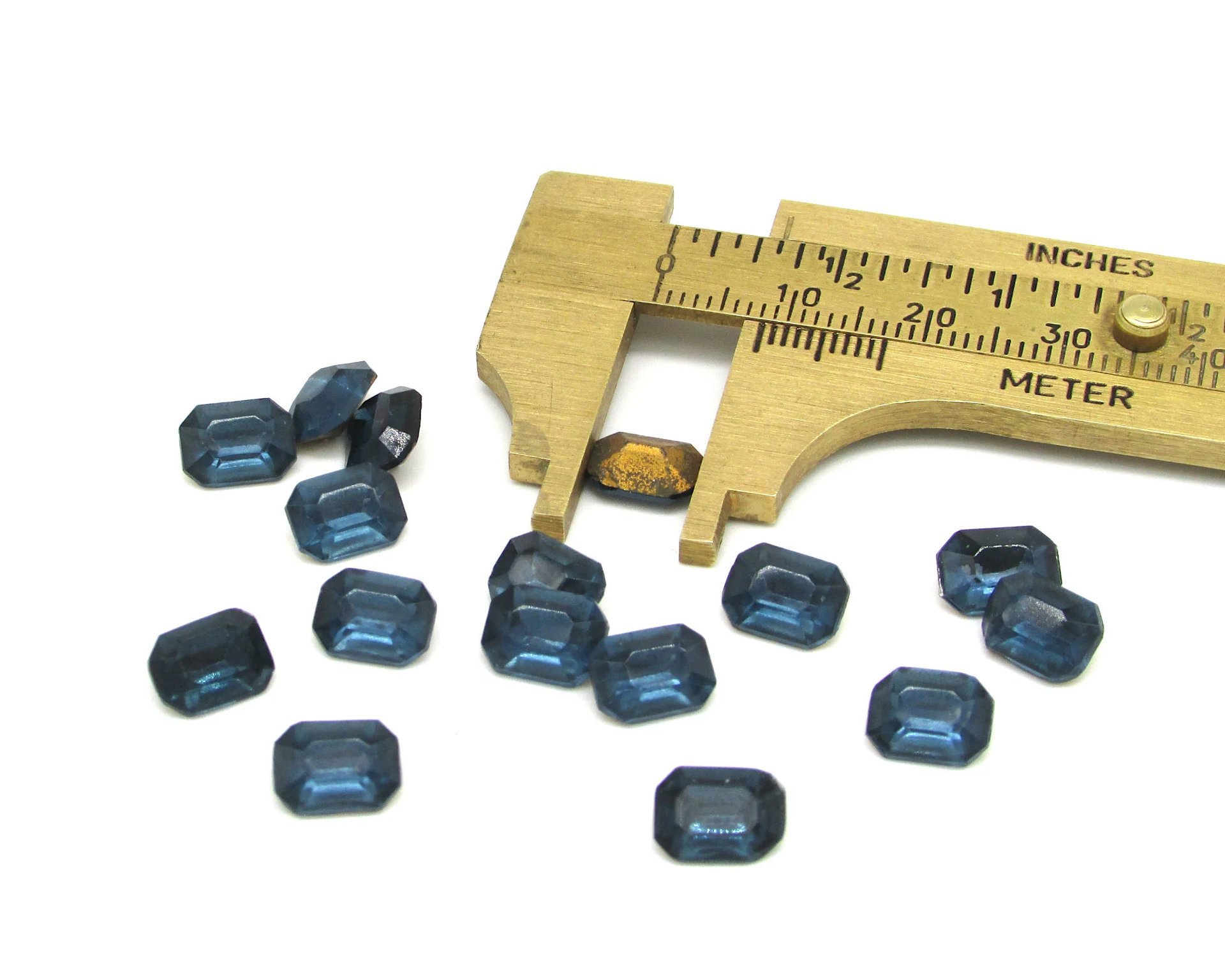 8x6mm Octagon Point Back Stones, Montana Blue Tin Table Cut Glass Rhinestones (16)