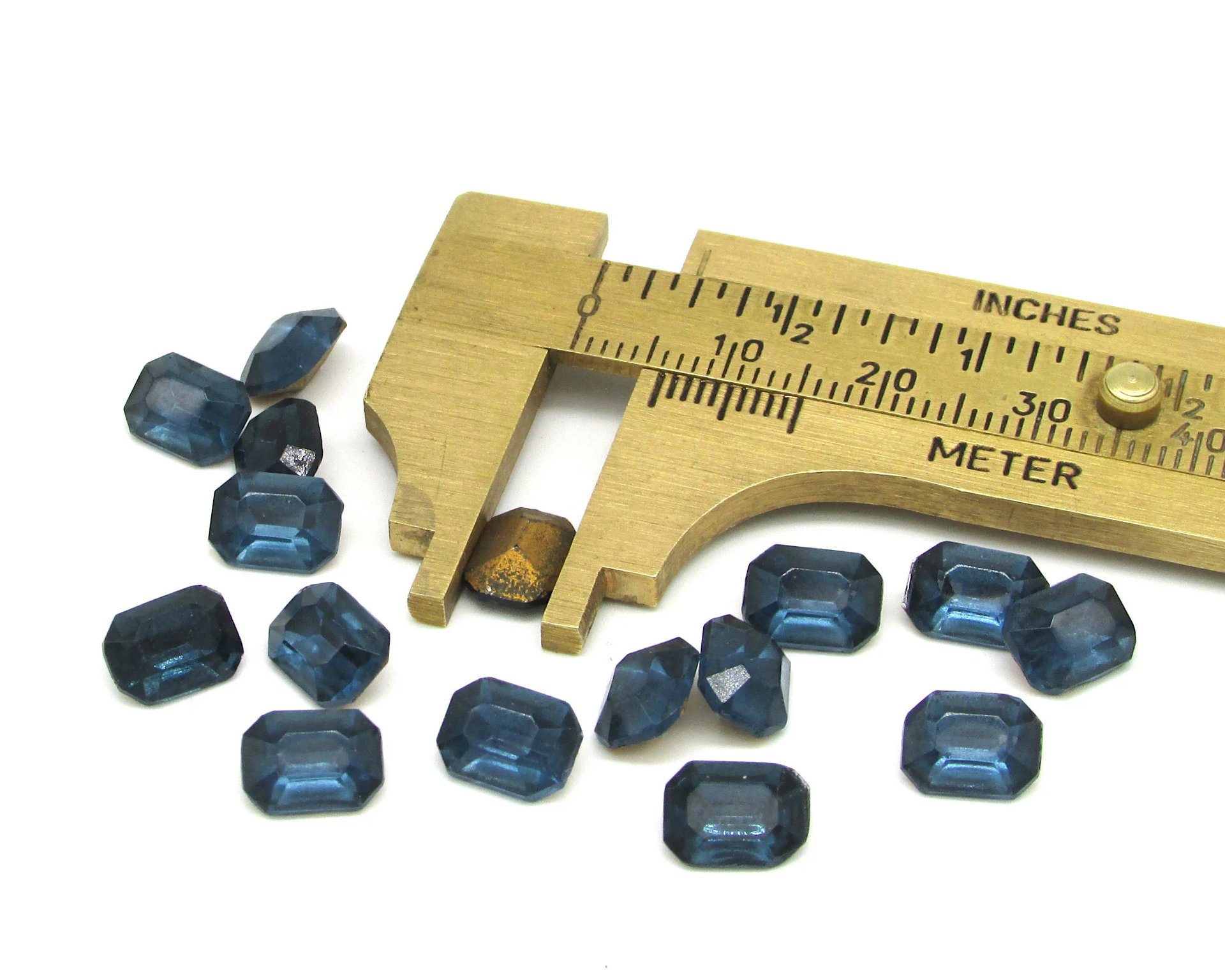 8x6mm Octagon Point Back Stones, Montana Blue Tin Table Cut Glass Rhinestones (16)
