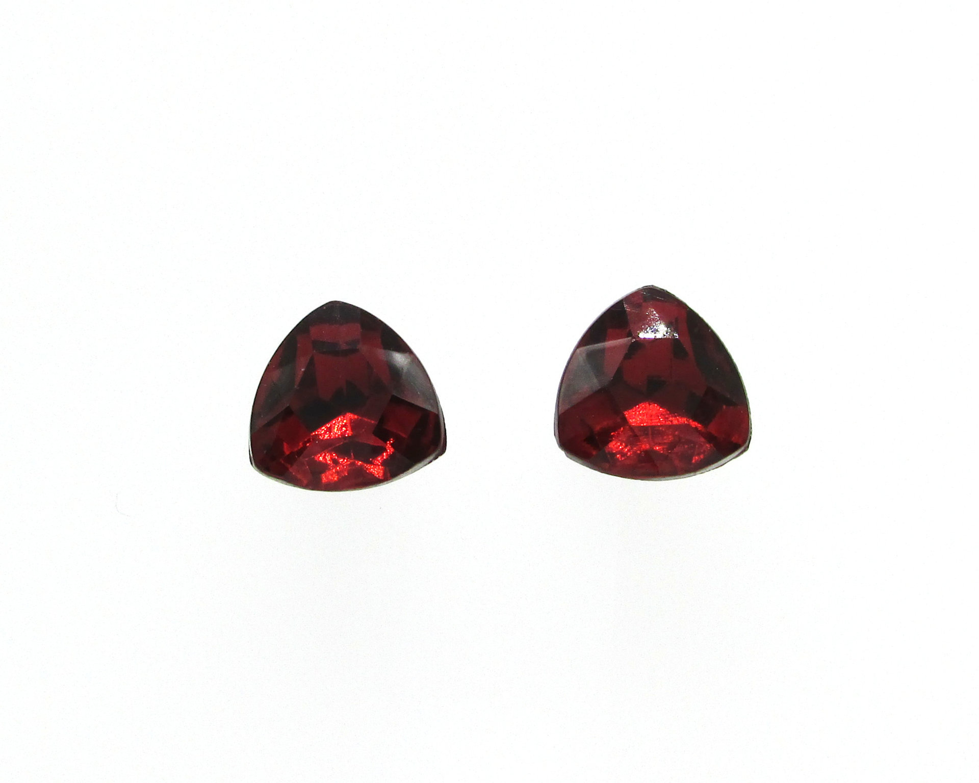 Vintage 12mm Triangular Rhinestones, Foiled Garnet Faceted Point Back Shield Dentelles (2)