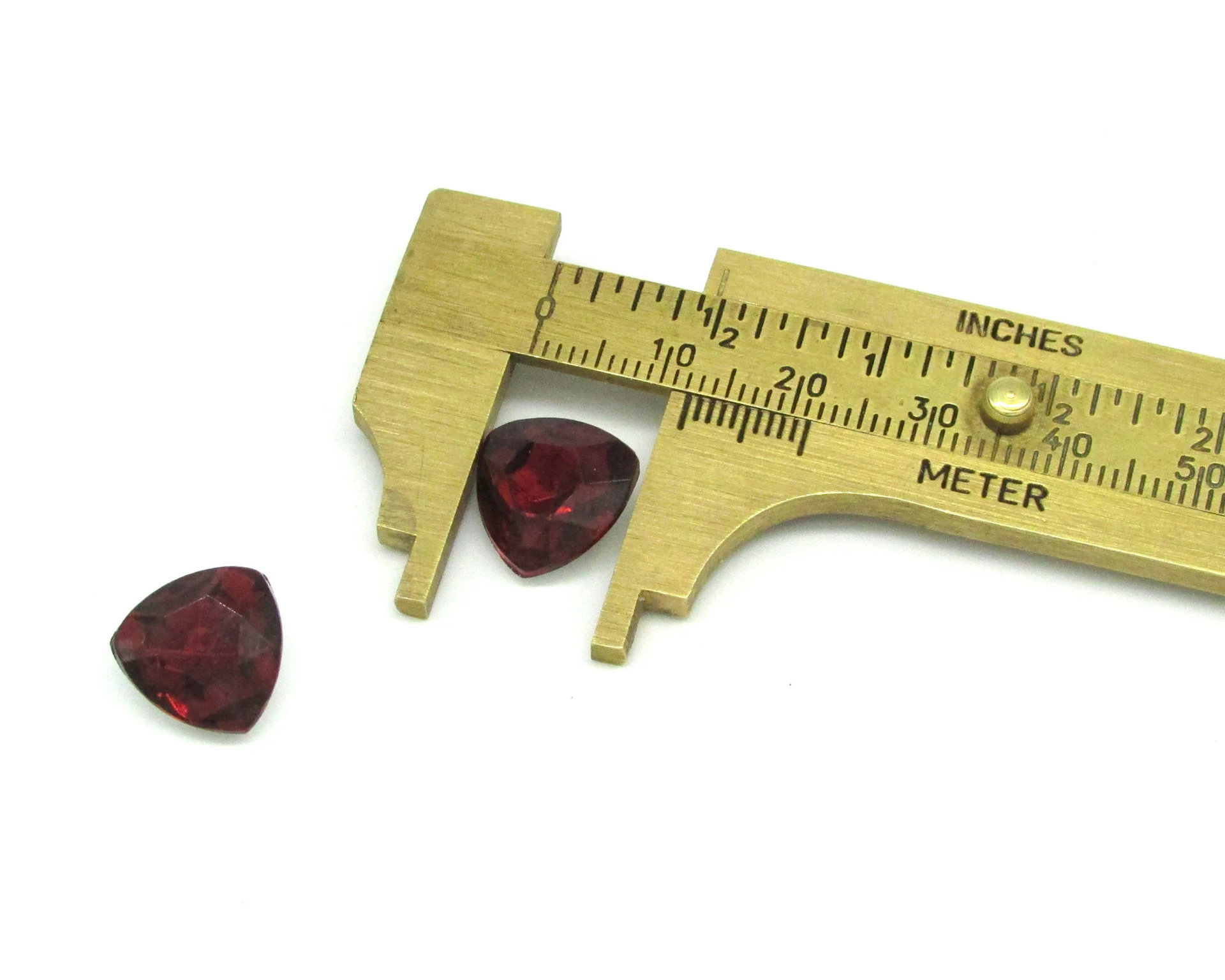 Vintage 12mm Triangular Rhinestones, Foiled Garnet Faceted Point Back Shield Dentelles (2)