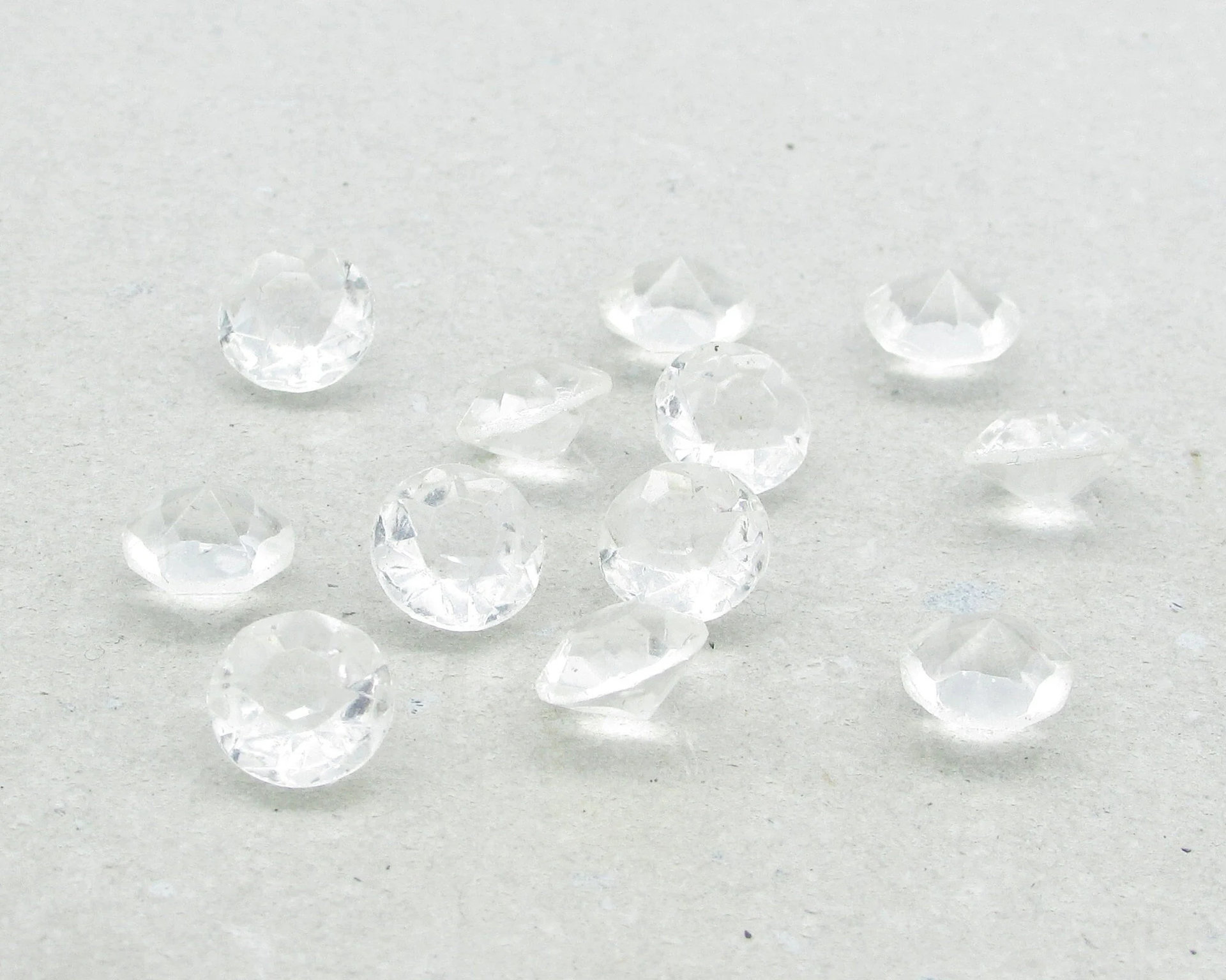 Vintage 39ss Clear Rhinestone Chatons, 8.4mm Unfoiled Faceted Point Backs (24)