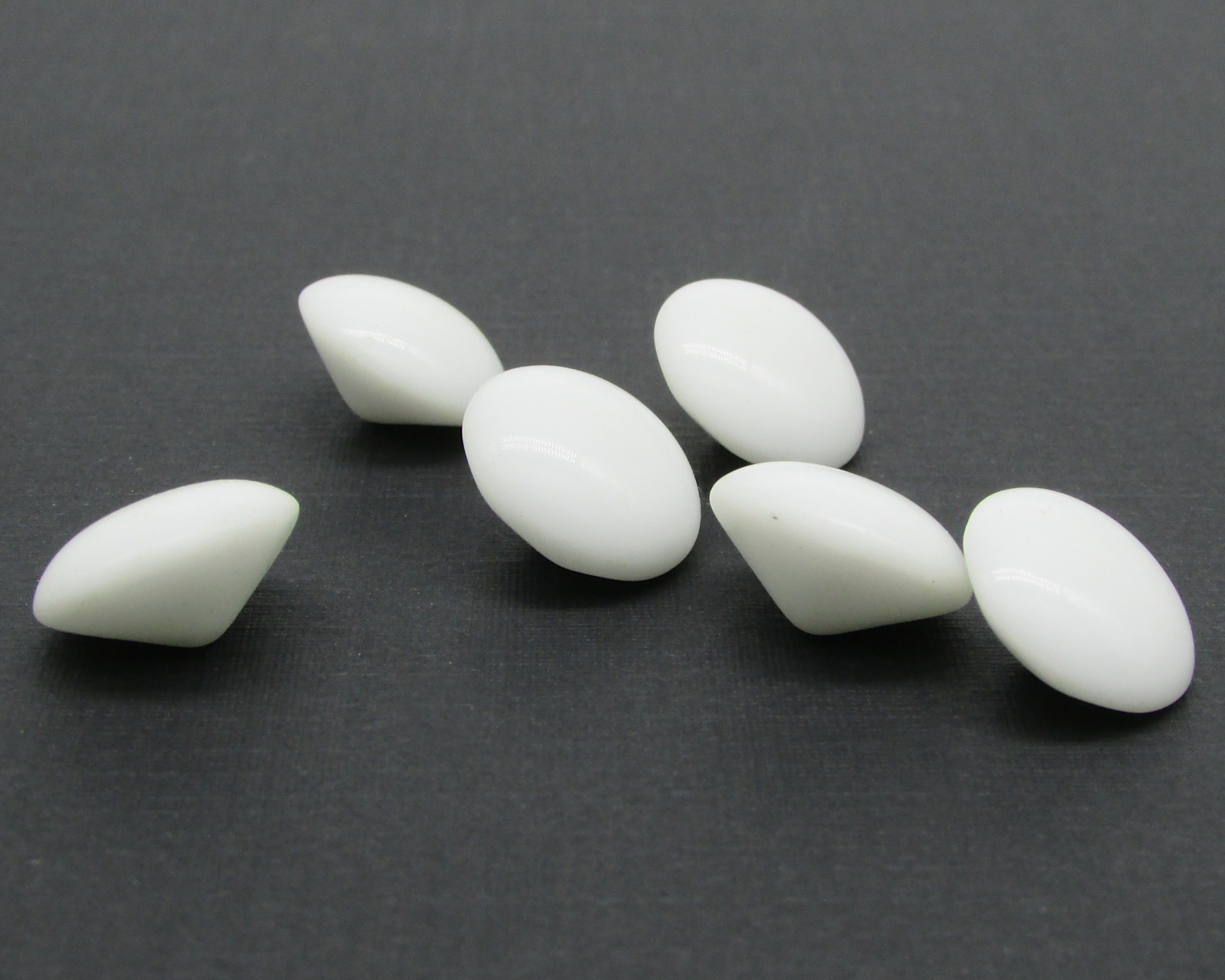 15mm Domed Chatons, Vintage Opaque White Point Back Glass Gems (6)