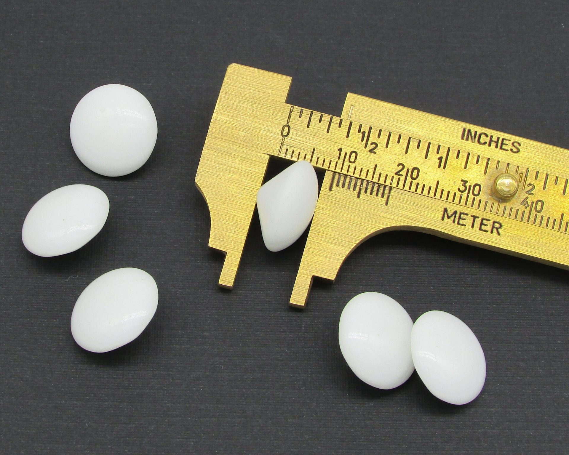 15mm Domed Chatons, Vintage Opaque White Point Back Glass Gems (6)