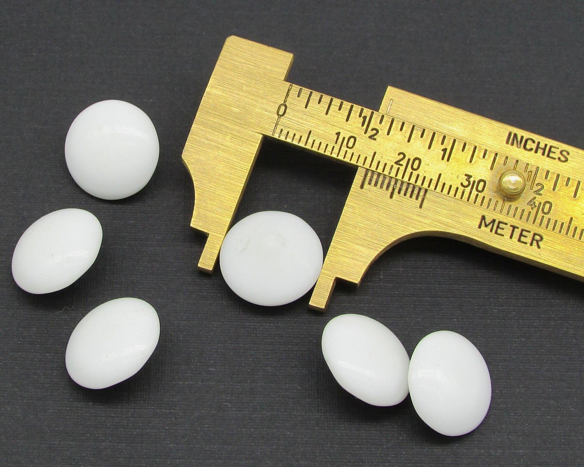 15mm Domed Chatons, Vintage Opaque White Point Back Glass Gems (6)
