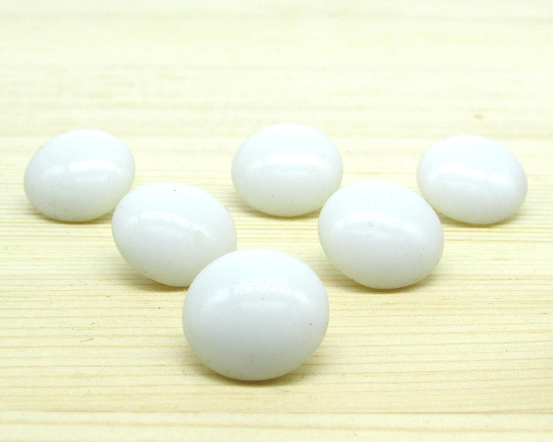 15mm Domed Chatons, Vintage Opaque White Point Back Glass Gems (6)