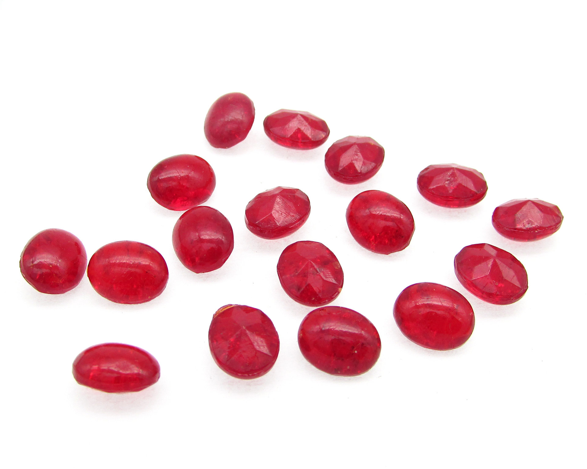 Vintage 10x8mm Oval Glass Gems, Unfoiled Siam Red Crackle Domed Rhinestones (17)