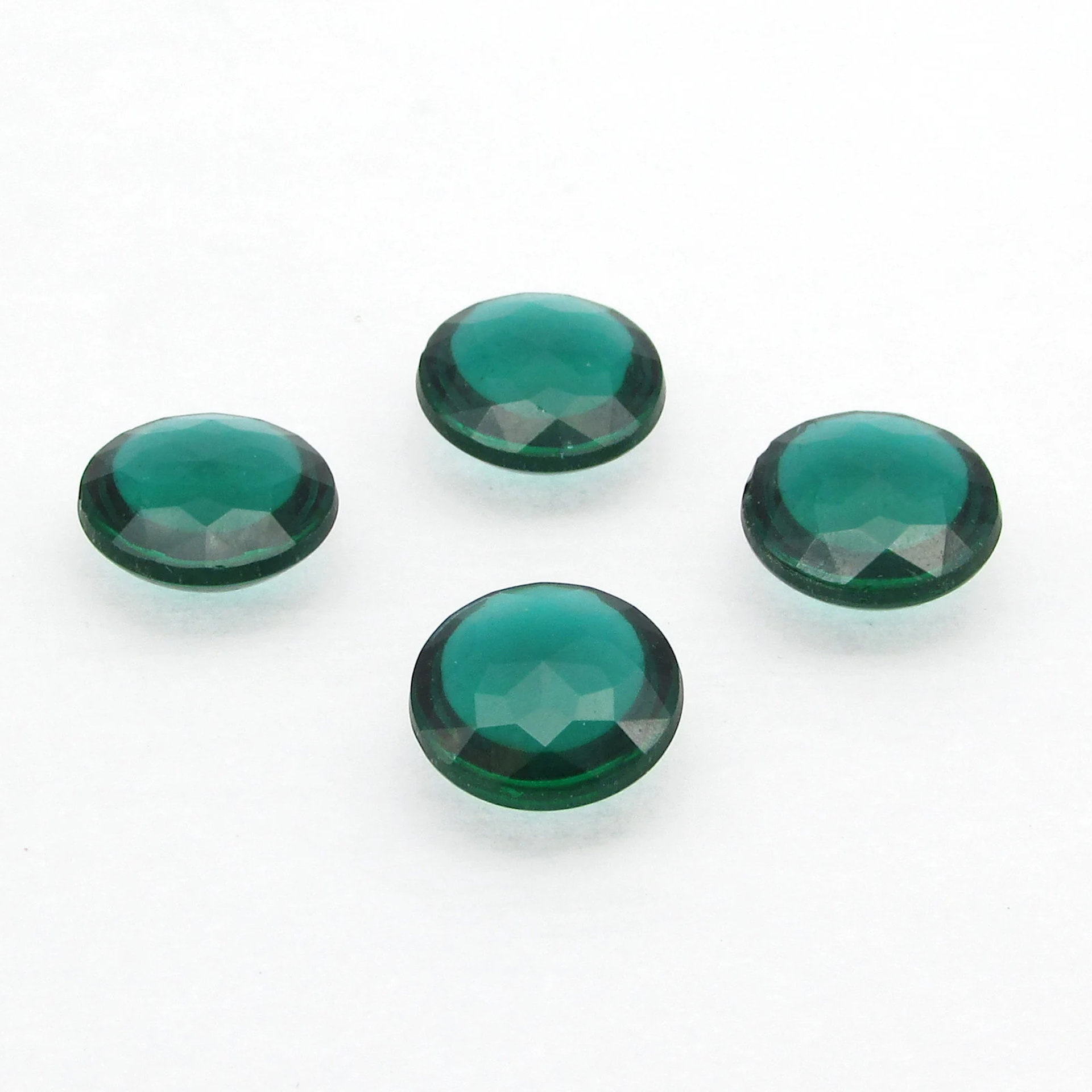 12mm Round Unfoiled Emerald Rhinestone Dentelles, Vintage Point Back Glass Gems (4)