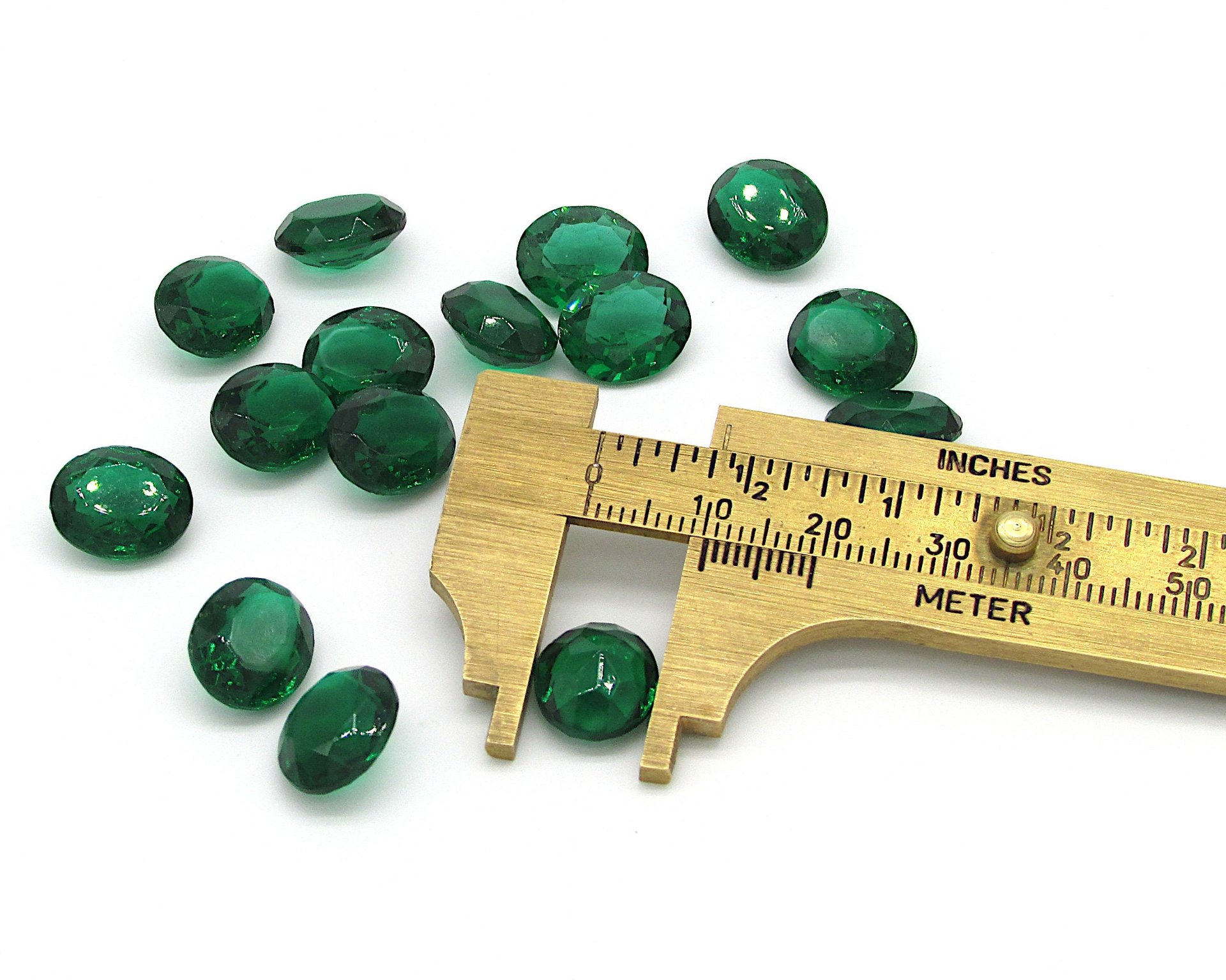 12mm Emerald Oval Rhinestone Dentelles