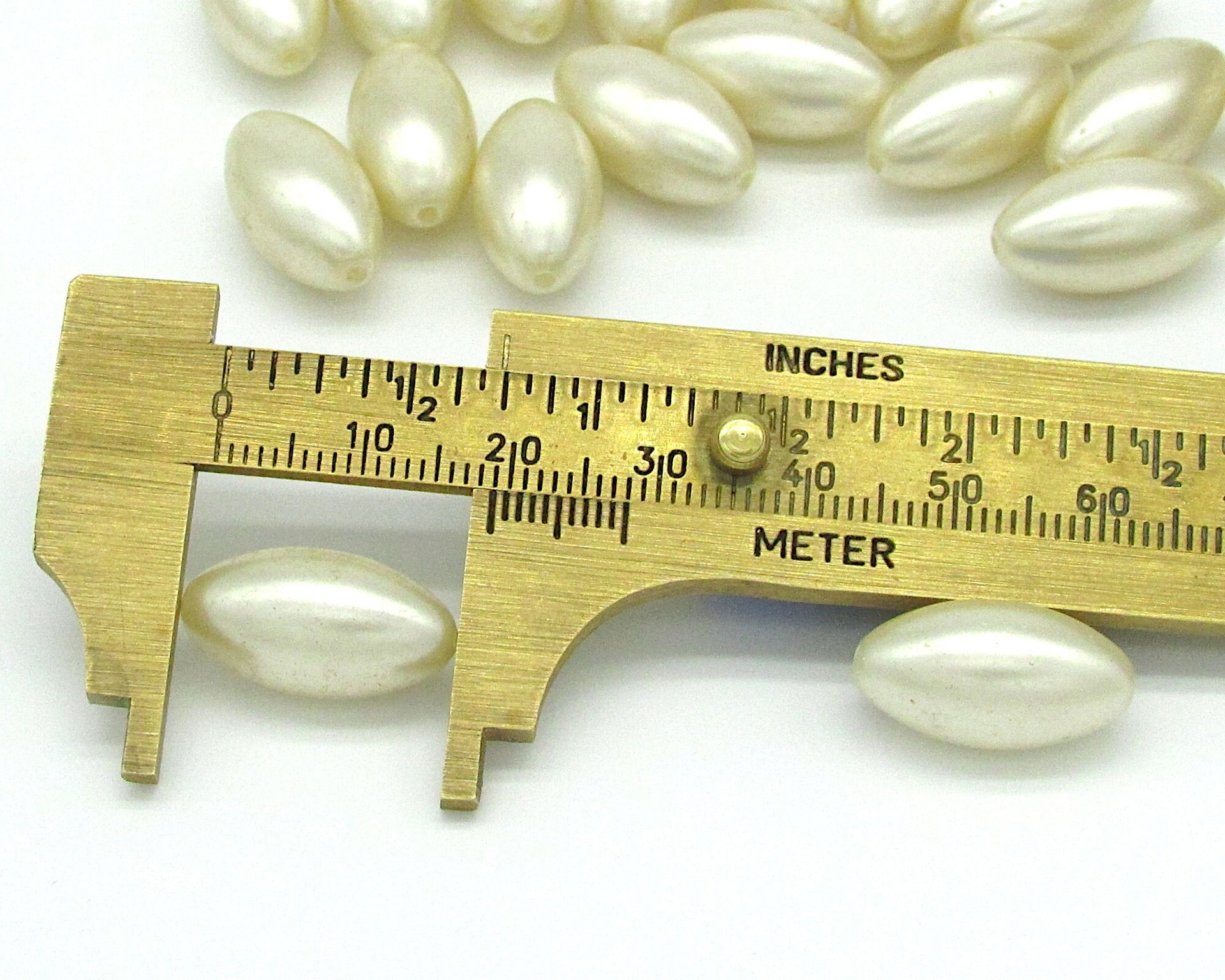 18.5x10mm Tapered Oval Plastic Beads, Vintage Cream Faux Pearls (23)