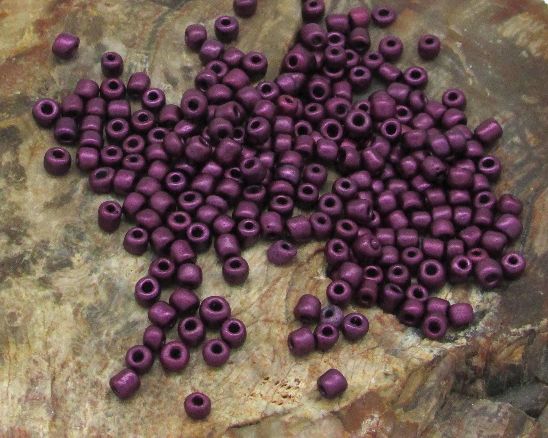 6/0 Seed Beads, 3.5mm Opaque Purple Metallic Suede Mini Rocailles (25g)