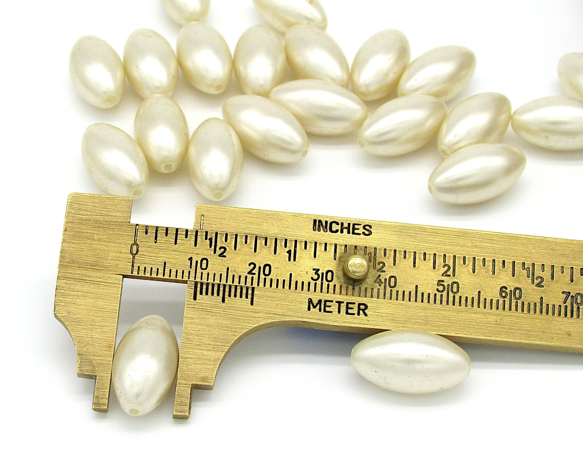 18.5x10mm Tapered Oval Plastic Beads, Vintage Cream Faux Pearls (23)