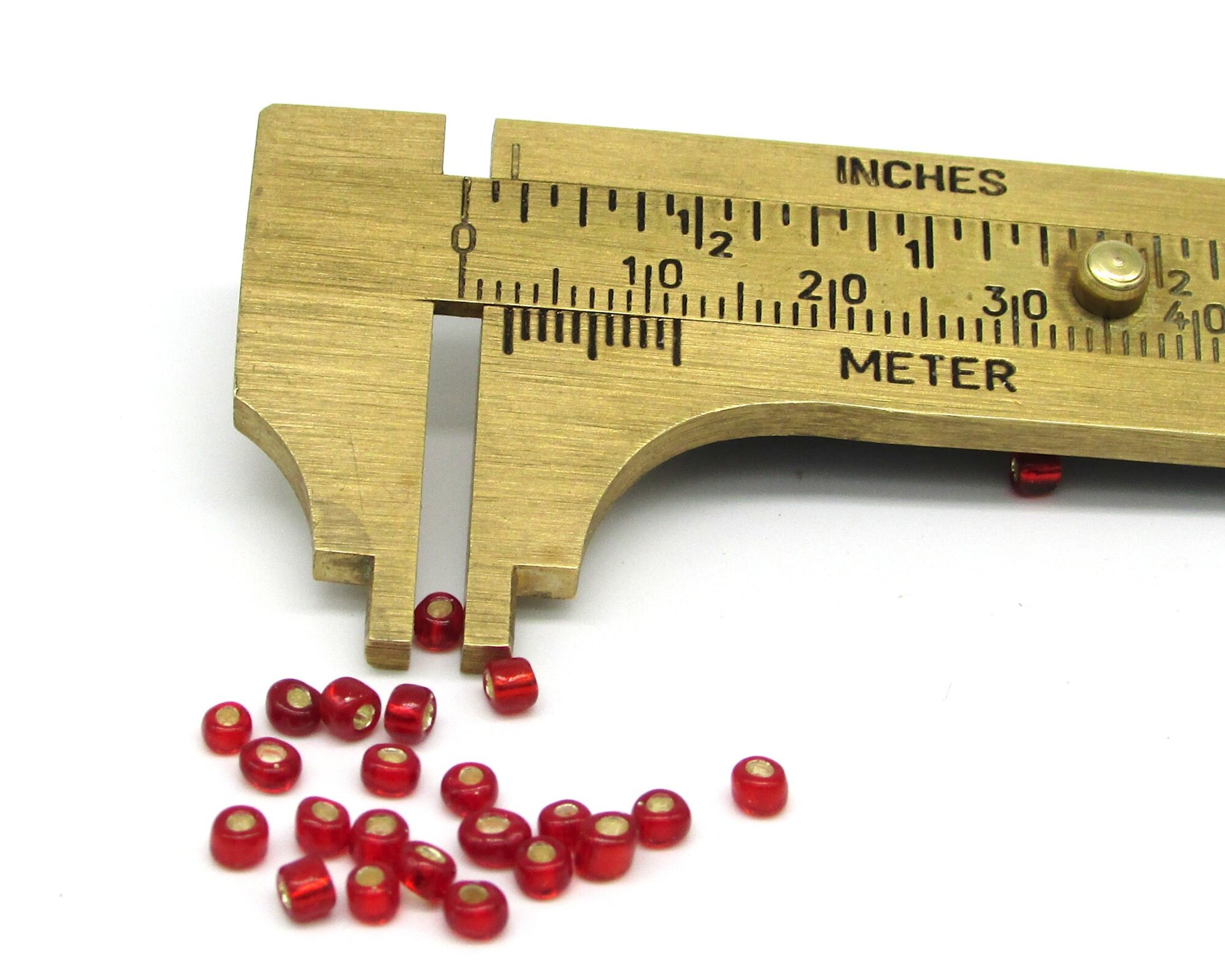 8/0 Round Seed Beads Red Foiled Rocailles