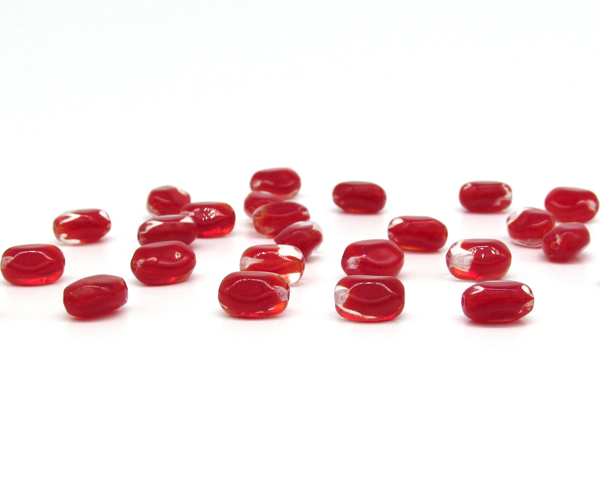 11x8.5mm Pinched Oval Beads with Red Givre