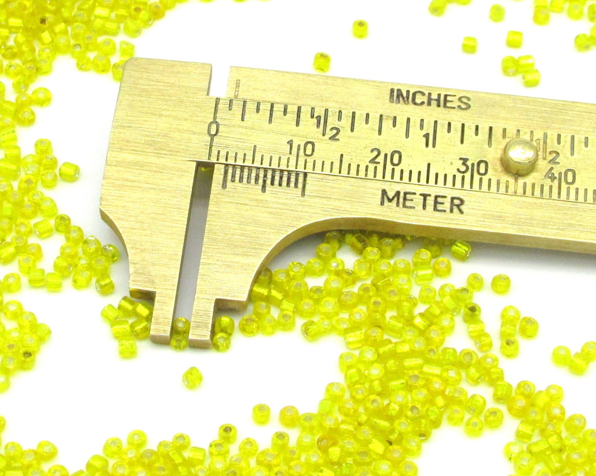 11/0 Seed Beads, Translucent Yellow 2mm Mini Rocailles