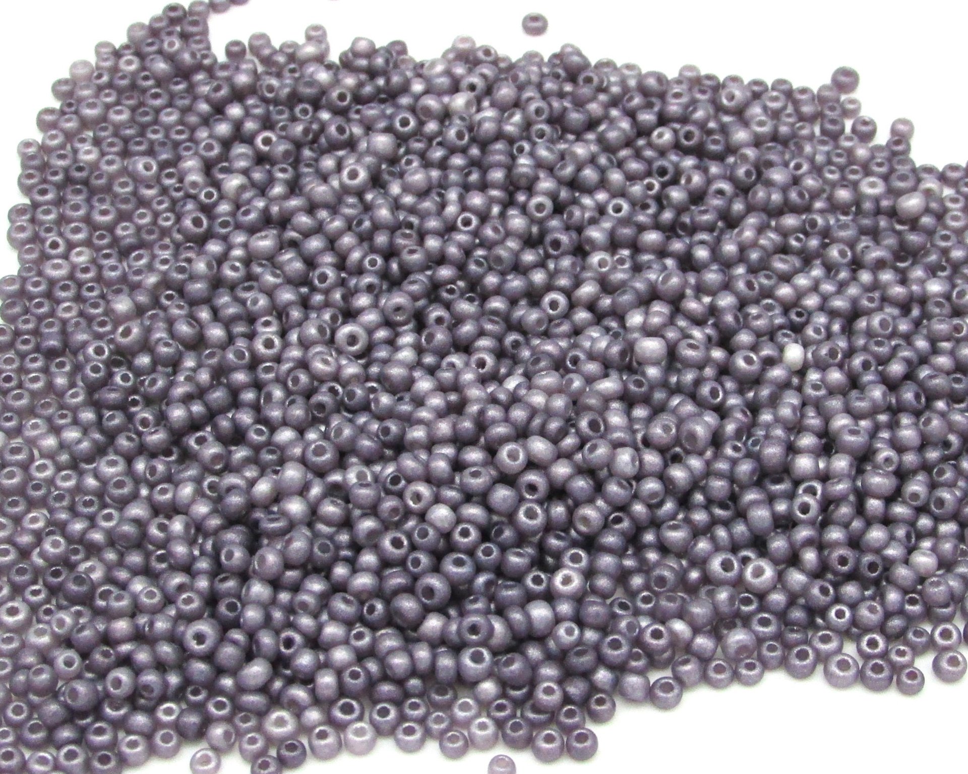 11/0 Seed Beads, Opaque Lilac Pearl Matte 2mm Mini Rocailles (25g)