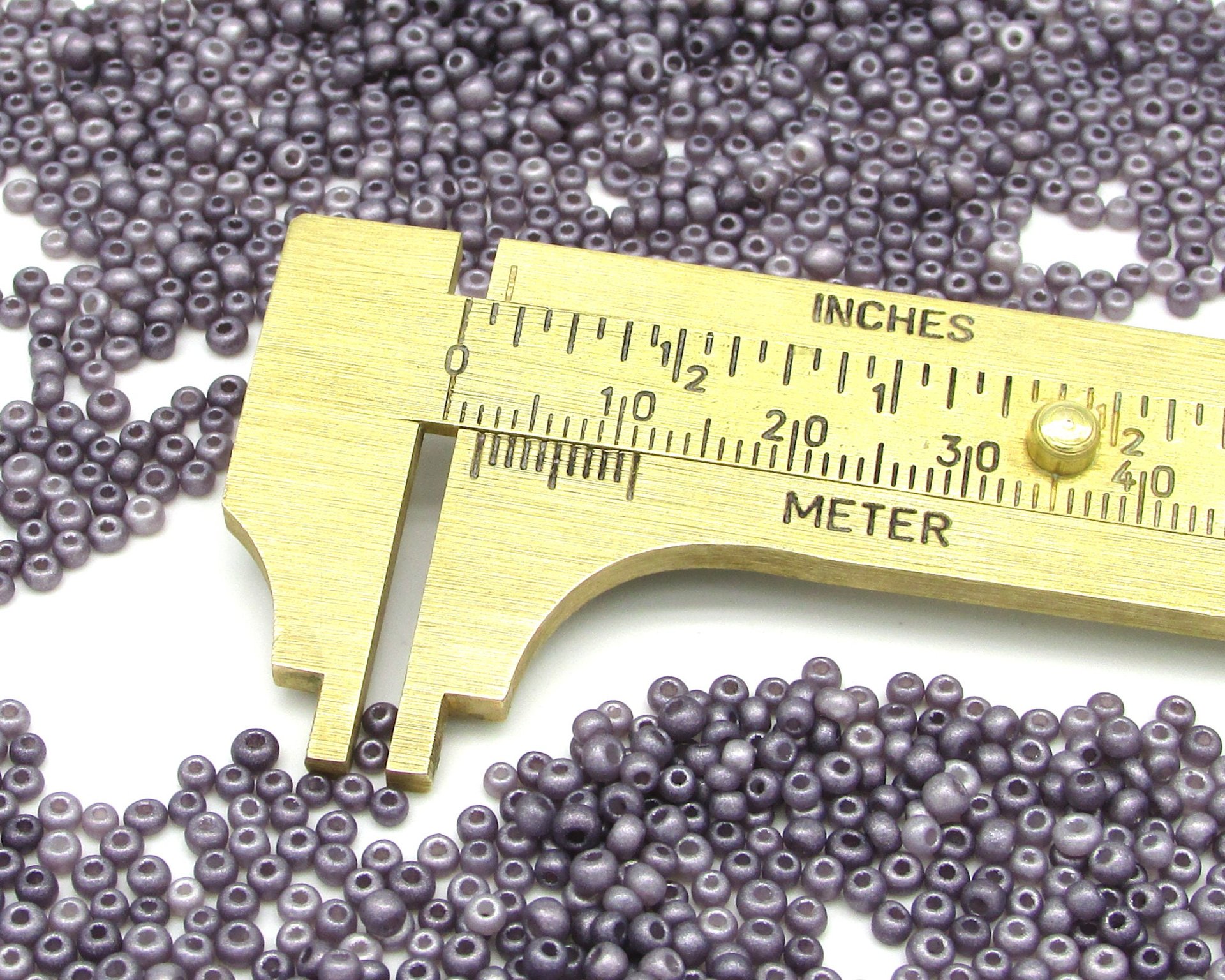 11/0 Seed Beads, Opaque Lilac Pearl Matte 2mm Mini Rocailles (25g)