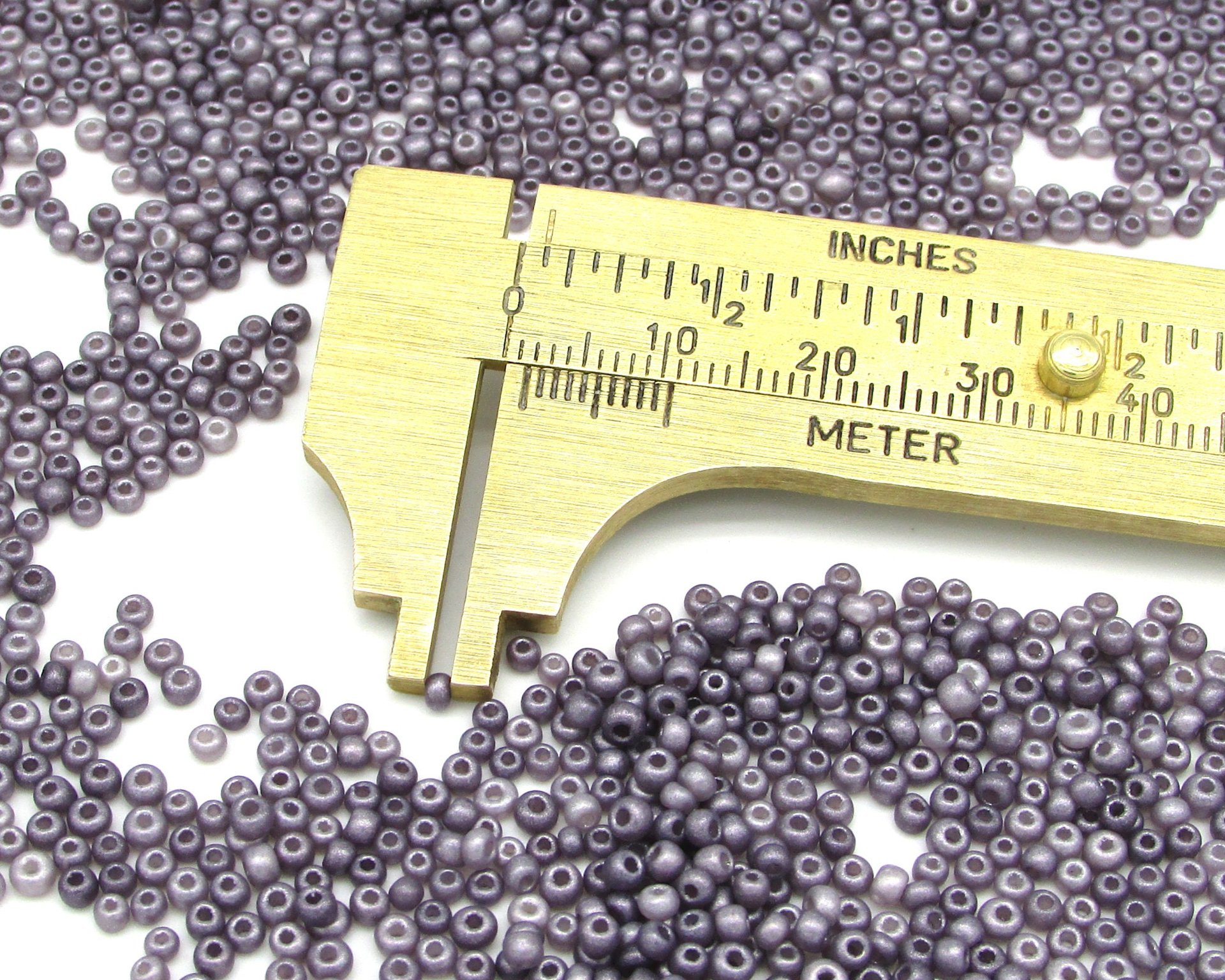 11/0 Seed Beads, Opaque Lilac Pearl Matte 2mm Mini Rocailles (25g)