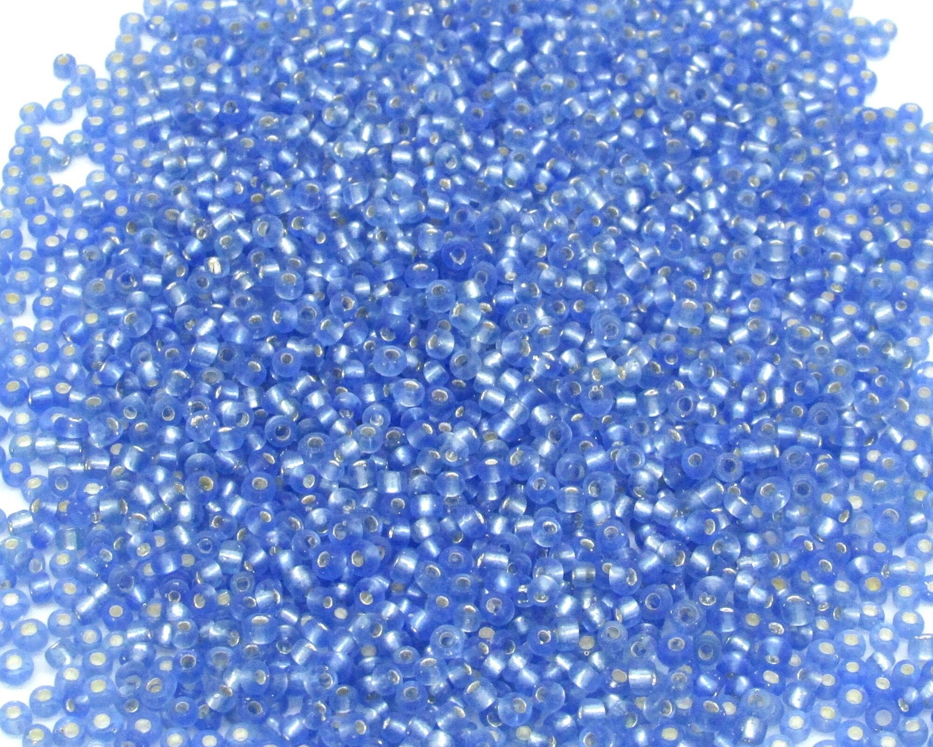 11/0 Round Seed Beads Light Blue (25g)
