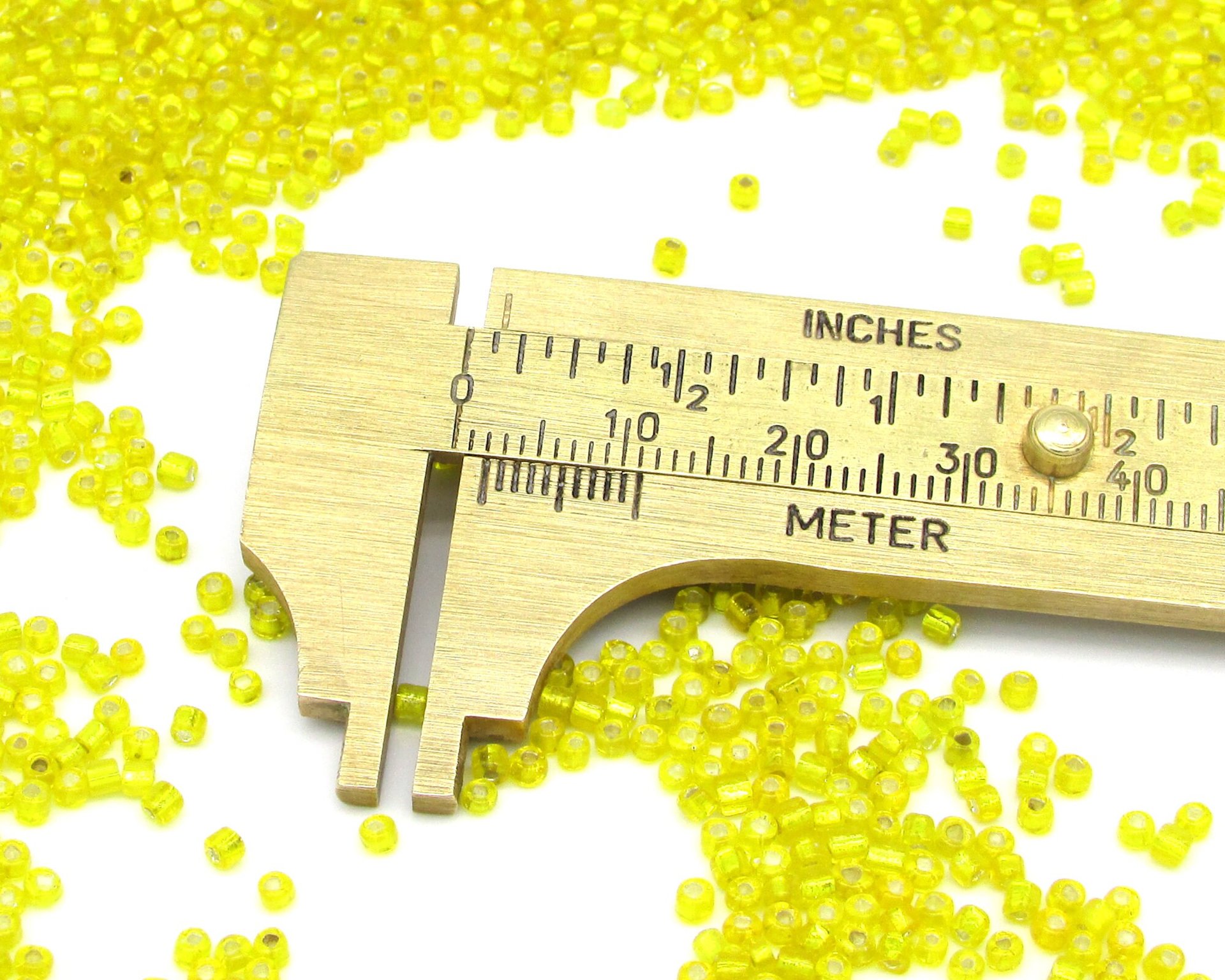 11/0 Seed Beads, Translucent Yellow 2mm Mini Rocailles
