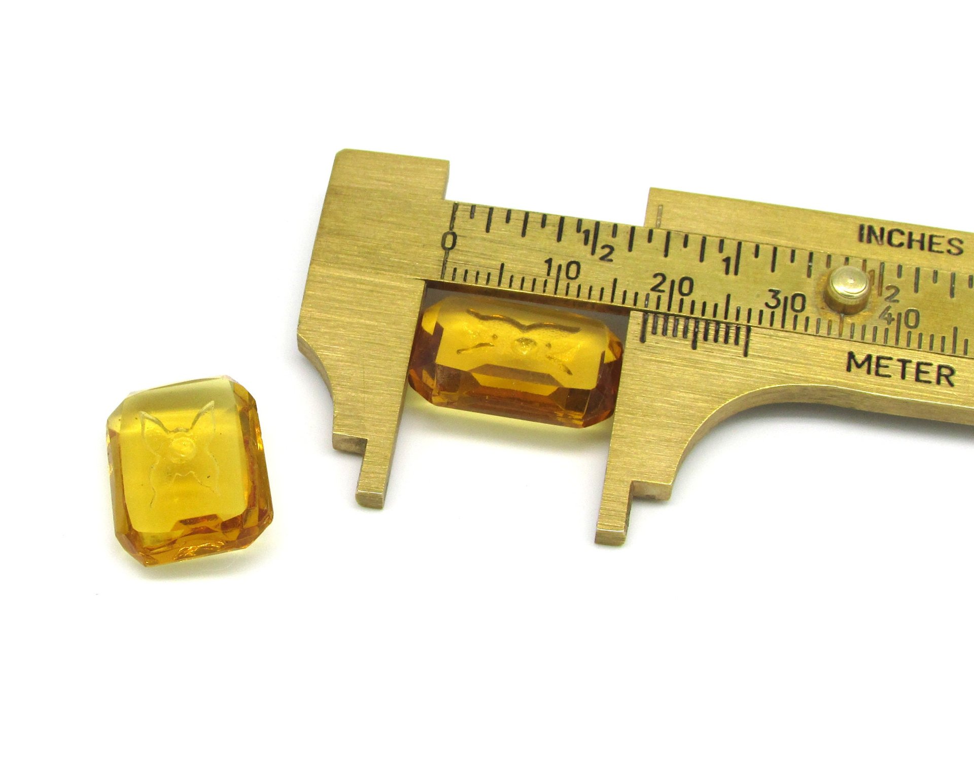 Vintage 18x13mm Octagonal Point Back Stones with Etched Butterfly and 2mm Center Setting