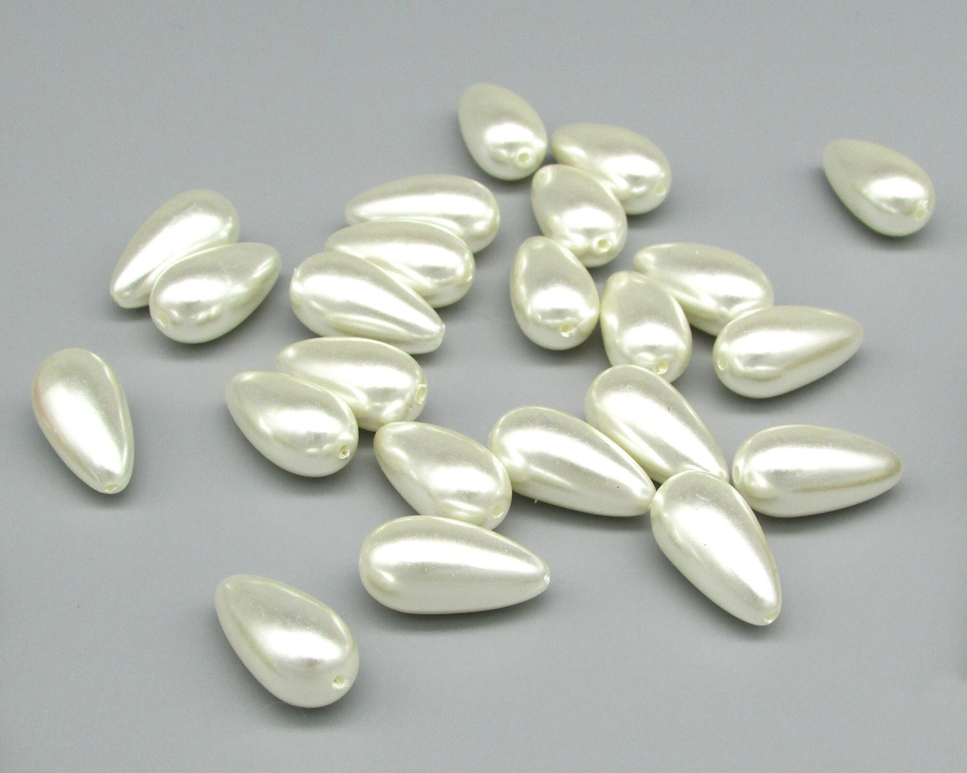 18.5x10mm Teardrops, Vintage Plastic Faux Pearl Beads